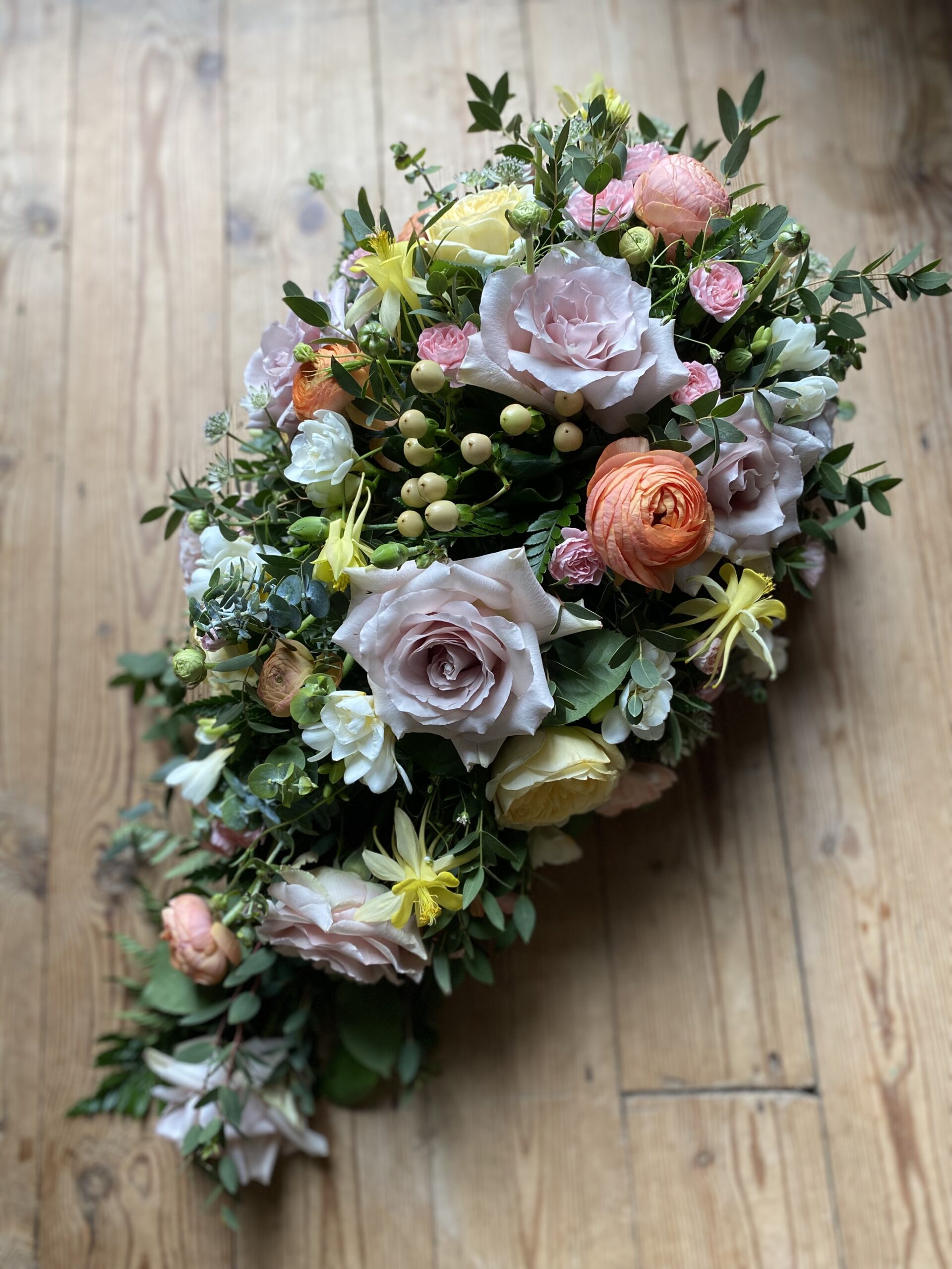 Teardrop funeral wreath tribute - Image 15