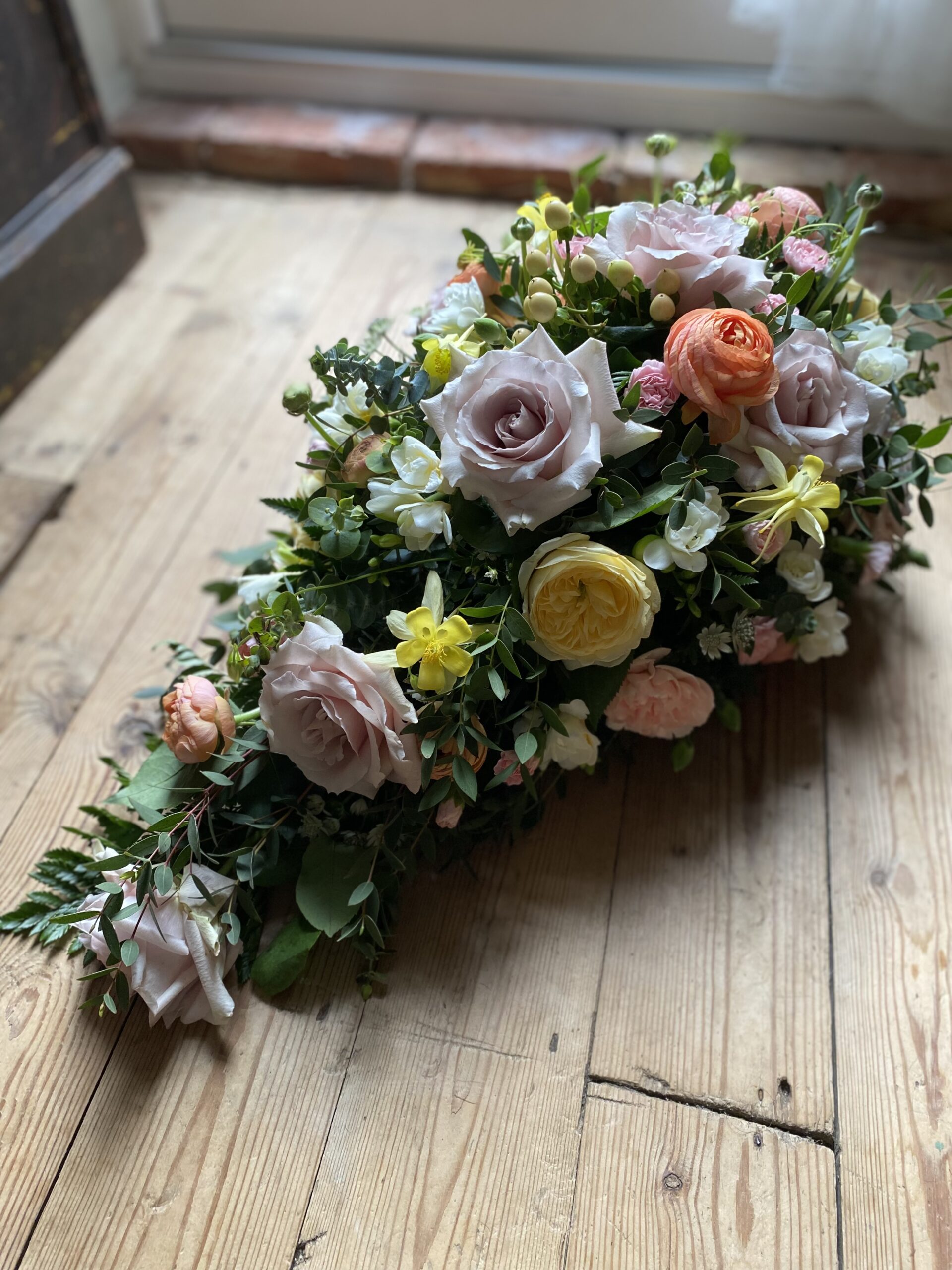 Teardrop funeral wreath tribute - Image 12